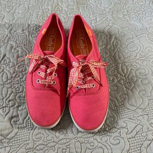 Bright Pink Keds tennis shoes w/plaid laces, size 7